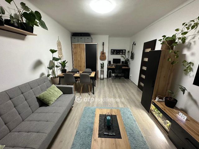 Eladó téglalakás, Nyíregyházán 41.5 M Ft, 1+1 szobás