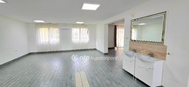 Eladó sorház, Debrecenben 280 M Ft, 6 szobás