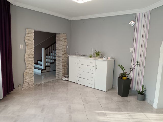 Eladó családi ház, Nyíregyházán 250 M Ft, 6 szobás