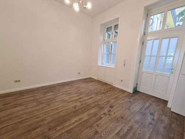 Eladó téglalakás, Budapesten, VI. kerületben 84.9 M Ft, 2 szobás