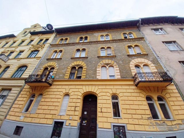 Eladó téglalakás, Budapesten, VIII. kerületben, József utcában