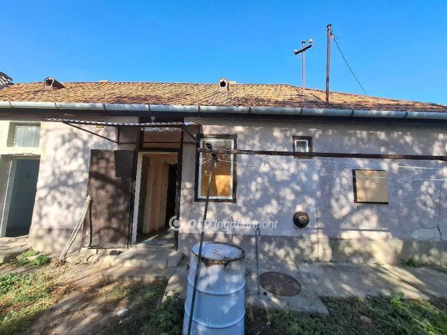 Eladó családi ház, Füzesabonyban 16 M Ft, 2+1 szobás