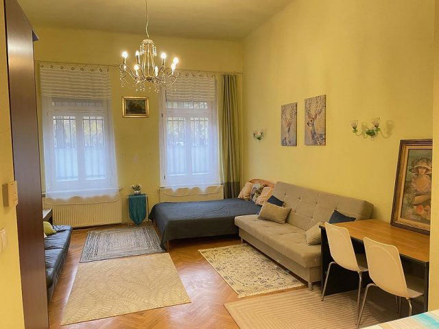 Kiadó téglalakás, albérlet, VIII. kerületben, II. János Pál pápa téren