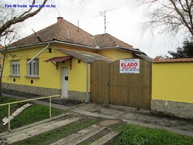 Eladó családi ház, Hódmezővásárhelyen 14.8 M Ft, 4 szobás