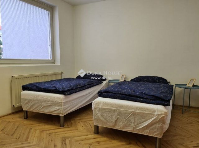 Eladó téglalakás, Zalaegerszegen 45 M Ft, 4 szobás