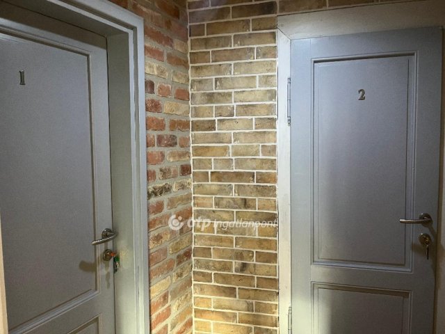 Eladó téglalakás, Egerben 49.9 M Ft, 2 szobás