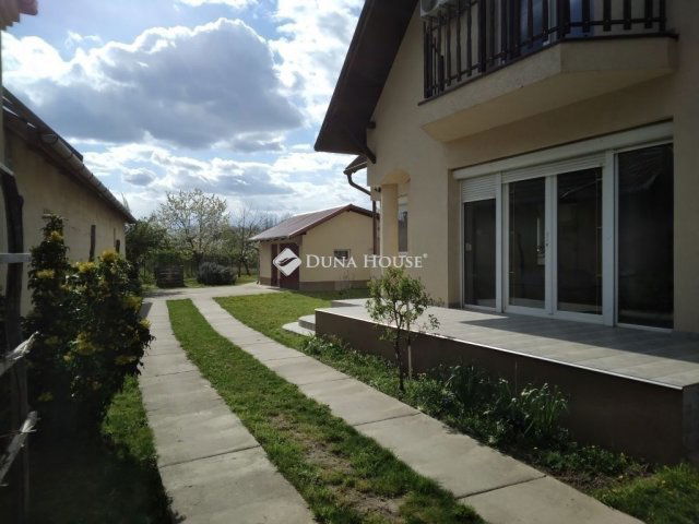 Eladó családi ház, Szegeden 104.591 M Ft, 5 szobás