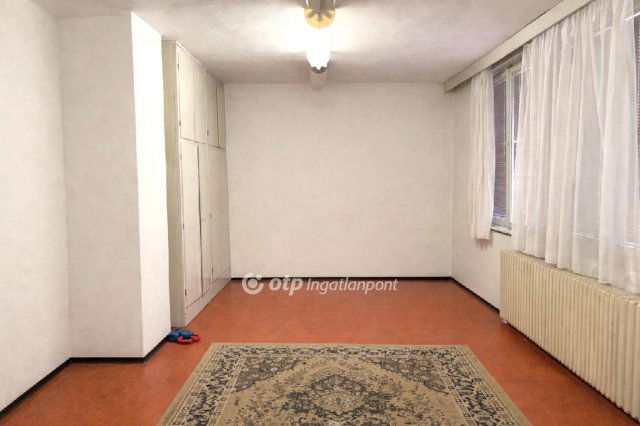 Eladó téglalakás, Szegeden 84 M Ft, 4 szobás