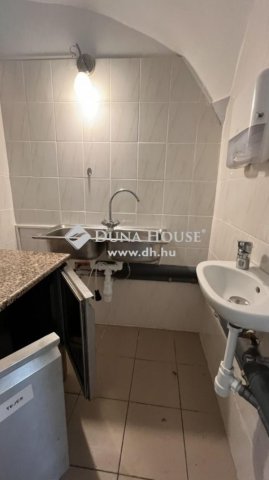 Eladó üzlethelyiség, Szombathelyen 39.4 M Ft