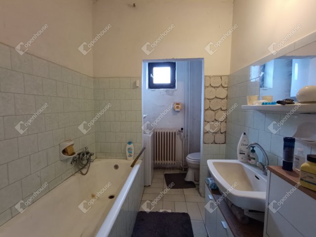 Eladó családi ház, Harkán 97 M Ft, 5 szobás