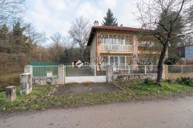 Eladó családi ház, Tatán 74.9 M Ft, 3 szobás