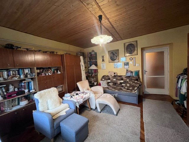 Eladó téglalakás, Szegeden 68.9 M Ft, 3 szobás