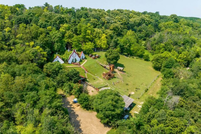 Eladó családi ház, Balatonendréden 160 M Ft, 3 szobás