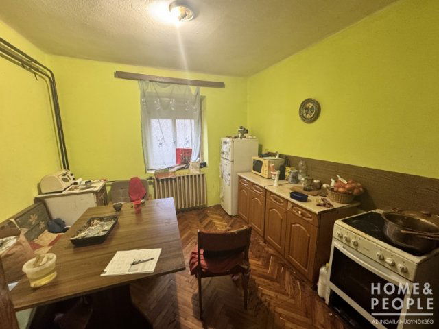 Eladó családi ház, Földeákon 30 M Ft, 4 szobás
