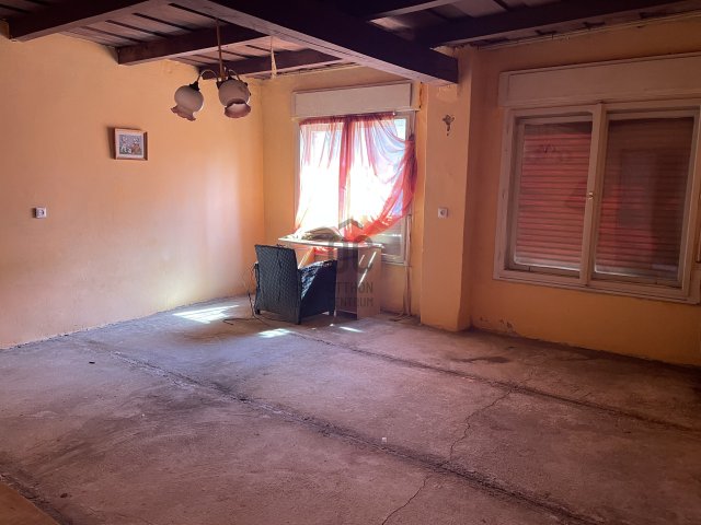 Eladó családi ház, Abonyban 13.9 M Ft, 2 szobás