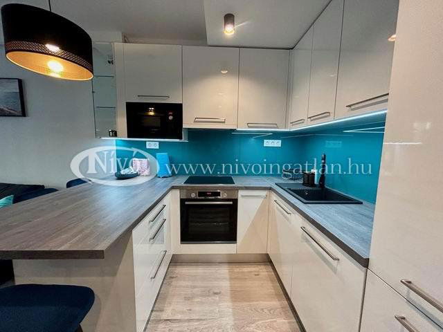 Eladó nyaraló, Alsóörsön 109.99 M Ft, 2+1 szobás