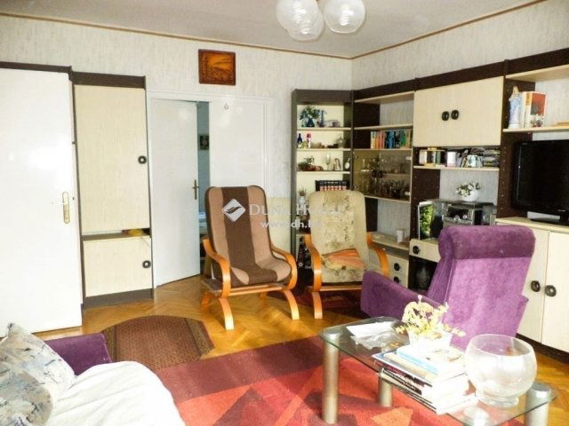 Eladó téglalakás, Székesfehérvárott 63.4 M Ft, 4 szobás