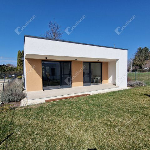 Eladó családi ház, Siófokon 85 M Ft, 3 szobás