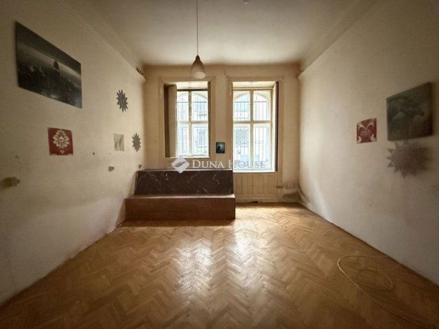 Eladó téglalakás, Budapesten, VIII. kerületben 56.4 M Ft