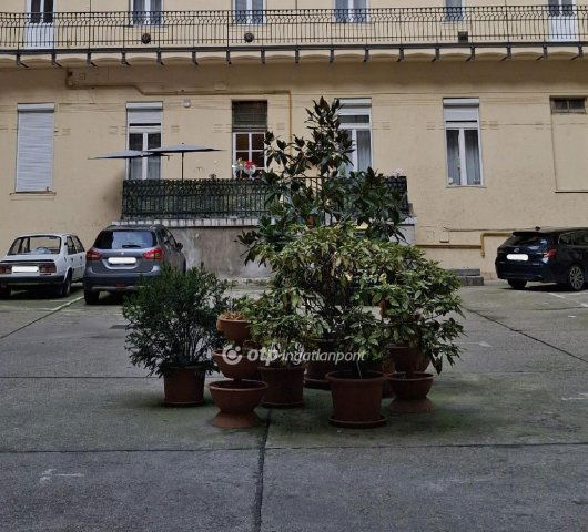 Eladó téglalakás, Budapesten, VIII. kerületben 65.5 M Ft