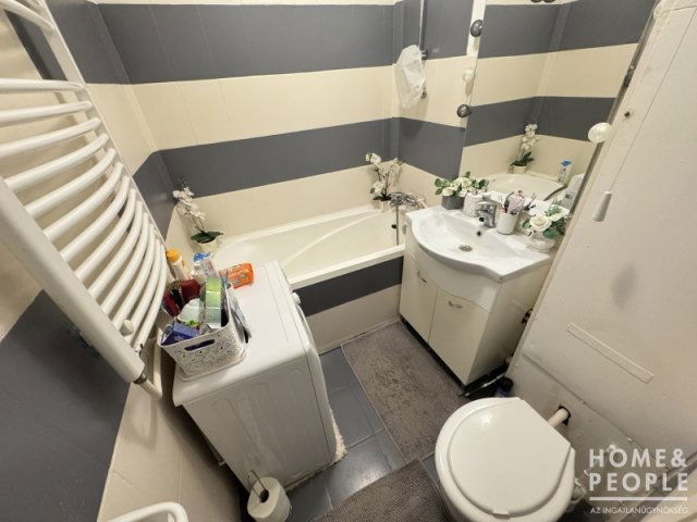 Eladó téglalakás, Hódmezővásárhelyen 40 M Ft, 2 szobás