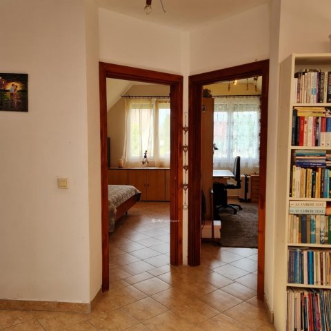 Eladó családi ház, Veszprémben 149.9 M Ft, 8+2 szobás