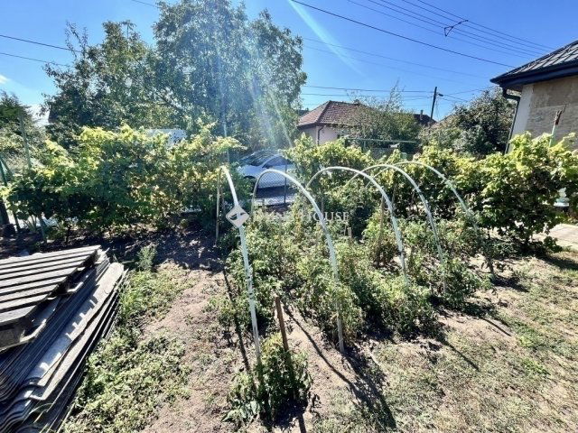 Eladó családi ház, Vecsésen 64.9 M Ft, 3 szobás