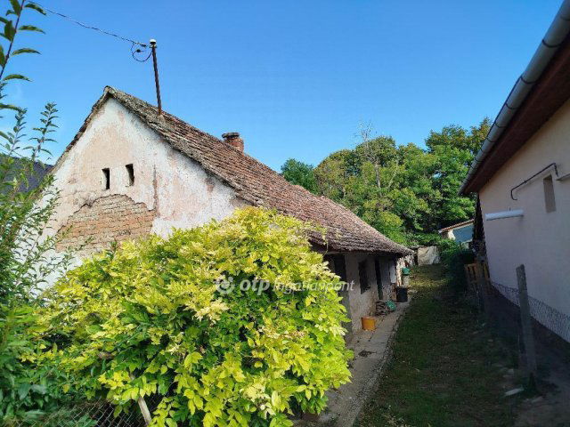 Eladó telek, Pécsett 11 M Ft / költözzbe.hu