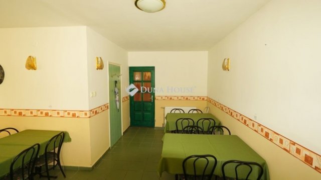 Eladó hotel, Hegyhátszentjakabon 120 M Ft, 10 szobás