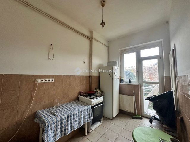 Eladó téglalakás, Budapesten, X. kerületben 63.9 M Ft, 3 szobás