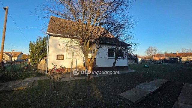 Eladó családi ház, Kabán 32.8 M Ft, 2 szobás