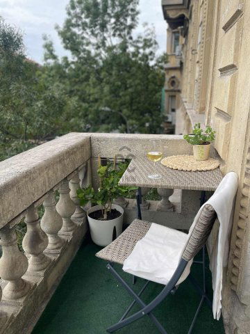 Eladó téglalakás, Budapesten, VI. kerületben 144.9 M Ft