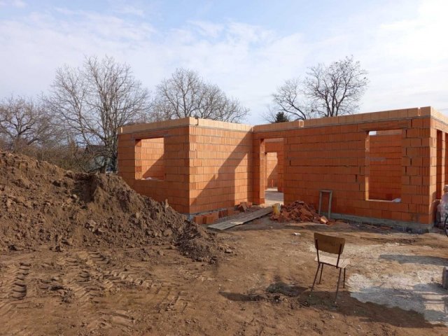 Eladó ikerház, Nyíregyházán 79.99 M Ft, 2 szobás