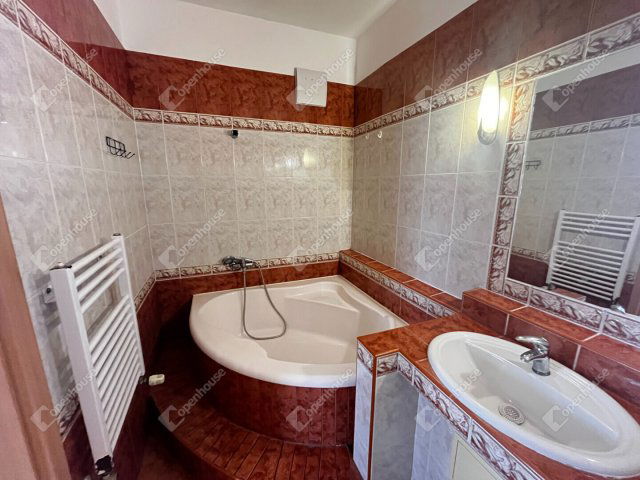 Eladó téglalakás, Debrecenben 79.9 M Ft, 3 szobás