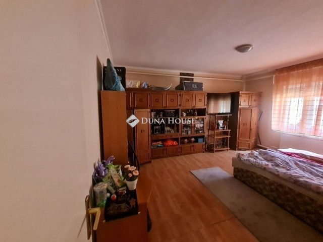 Eladó családi ház, Enyingen 56.5 M Ft, 6 szobás