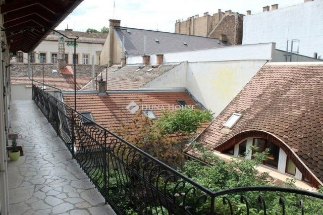 Eladó téglalakás, Budapesten, VIII. kerületben 98 M Ft, 3 szobás