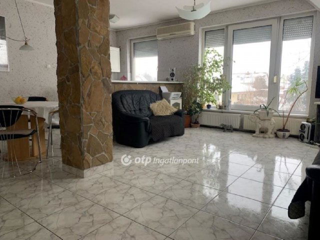 Eladó téglalakás, Szigethalmon 85 M Ft, 2+2 szobás