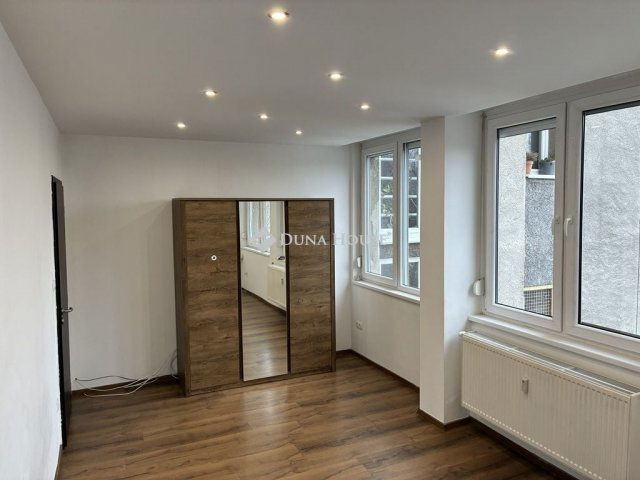 Eladó téglalakás, Budapesten, II. kerületben 123 M Ft, 3 szobás