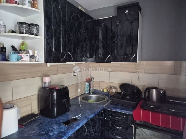 Eladó panellakás, Budapesten, XI. kerületben 99.5 M Ft, 4 szobás