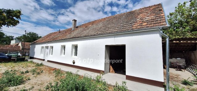 Eladó családi ház, Kaskantyún 27.9 M Ft, 2 szobás