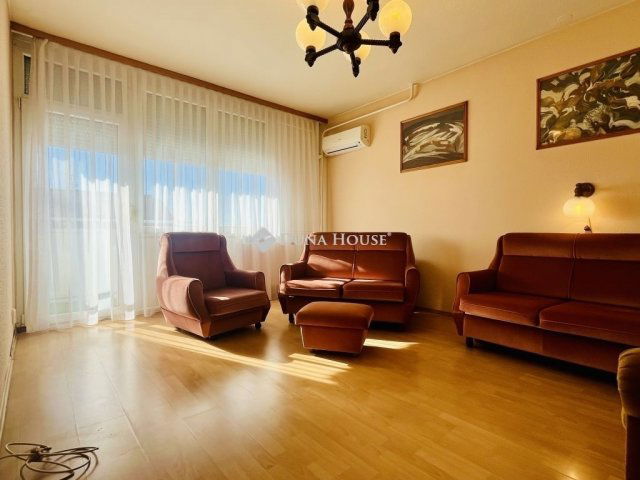 Eladó panellakás, Zalaegerszegen 36 M Ft, 2+1 szobás