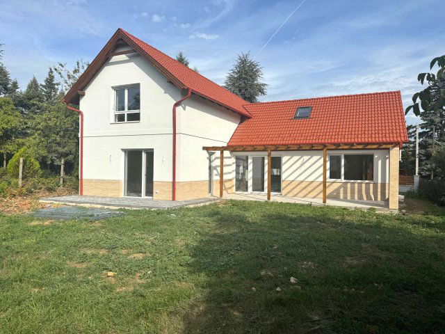 Eladó családi ház, Nagykovácsiban 209.9 M Ft, 5 szobás