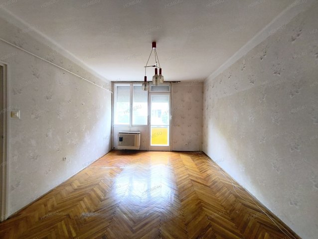 Eladó téglalakás, Szolnokon 24.99 M Ft, 1+1 szobás