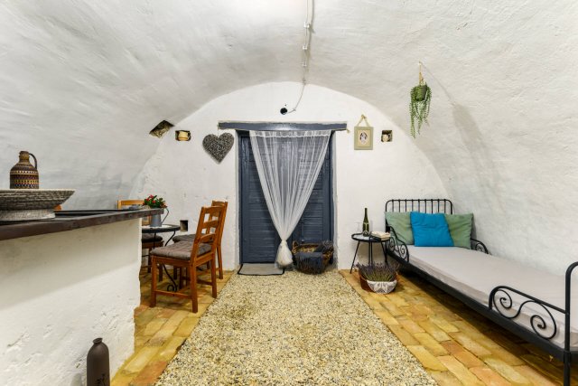 Eladó családi ház, Dobán 94.9 M Ft, 1+2 szobás