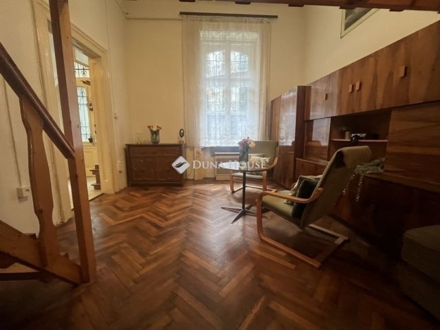 Eladó téglalakás, Budapesten, V. kerületben 64.9 M Ft, 1 szobás