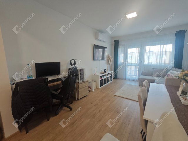 Eladó panellakás, Győrött 53 M Ft, 3 szobás