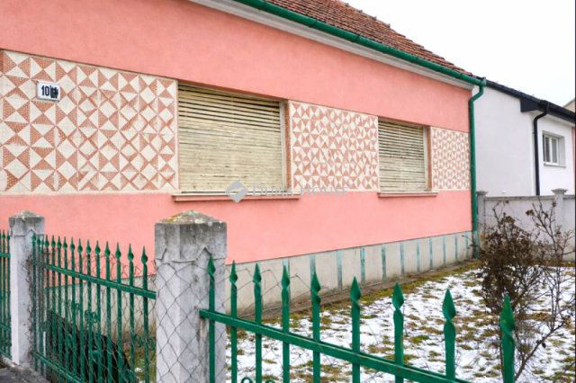 Eladó családi ház, Kapuváron 46.9 M Ft, 3 szobás