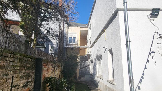 Eladó téglalakás, Egerben 42 M Ft, 2 szobás