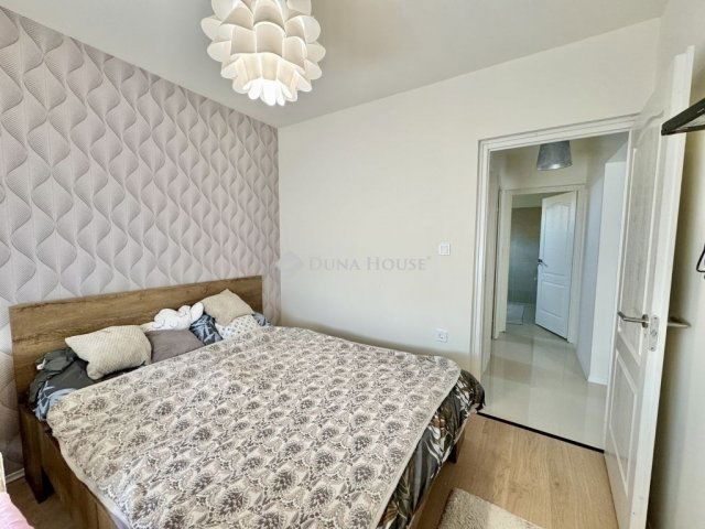 Eladó családi ház, Kókán 96.9 M Ft, 6 szobás