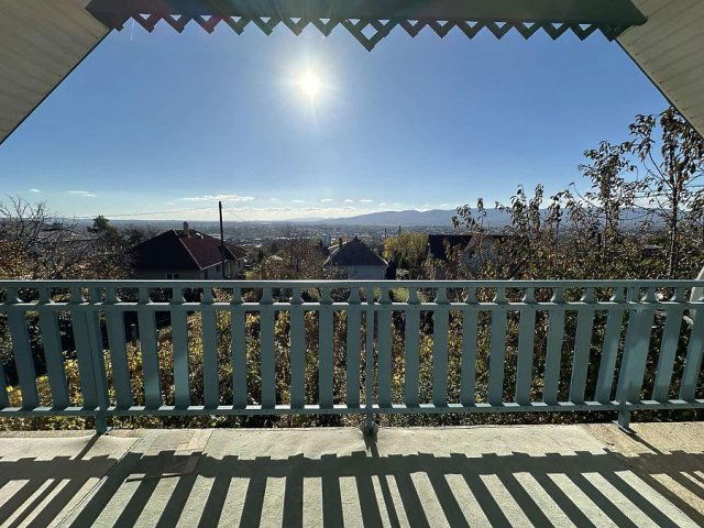 Eladó családi ház, Vácon 84.5 M Ft, 3+2 szobás